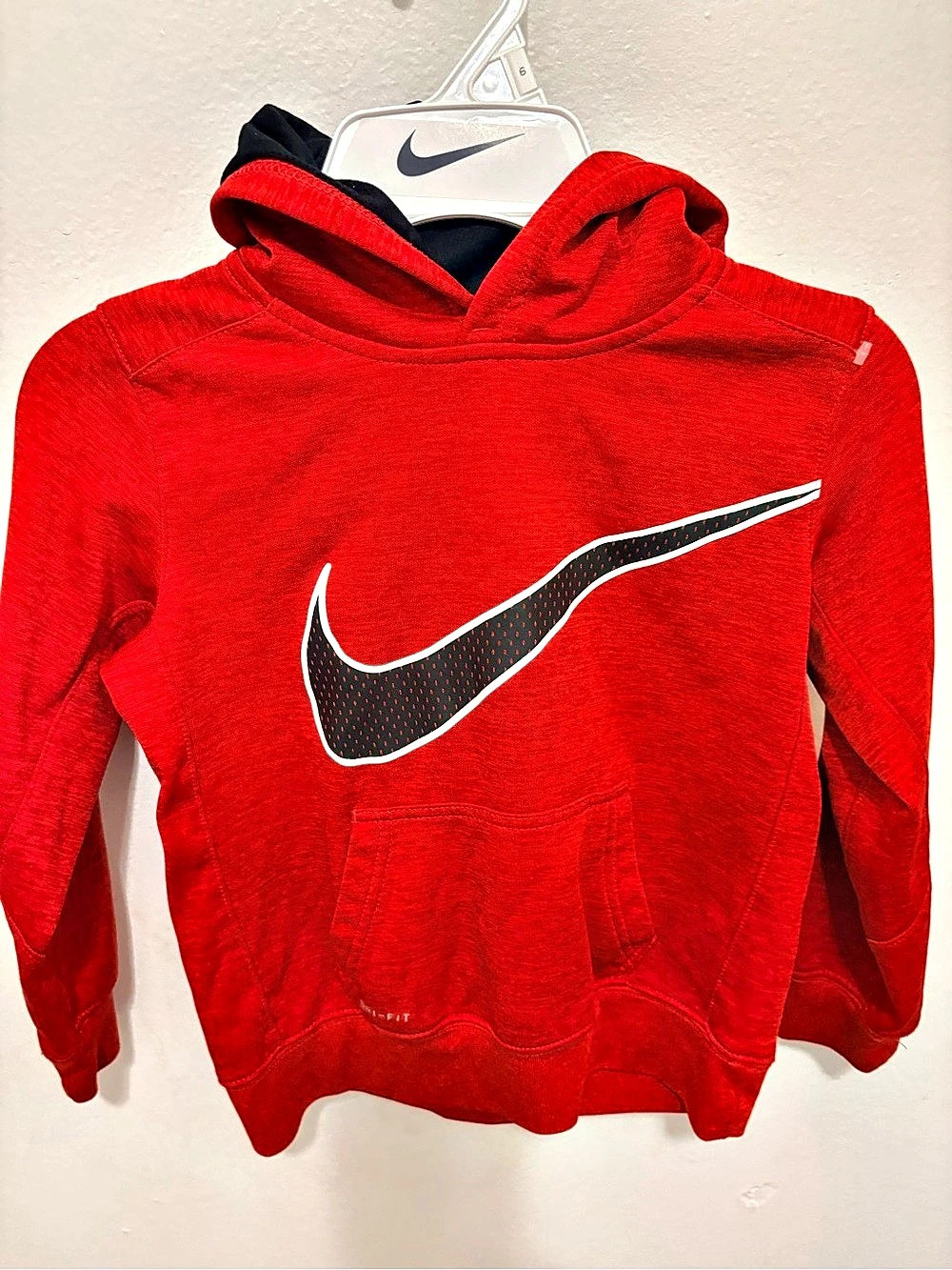 Nike Dri-FIT Colorblock Swoosh Pullover Hoodie Boys 7 Red & Black